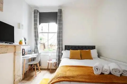 Alross Room With Breakfast London 0*,